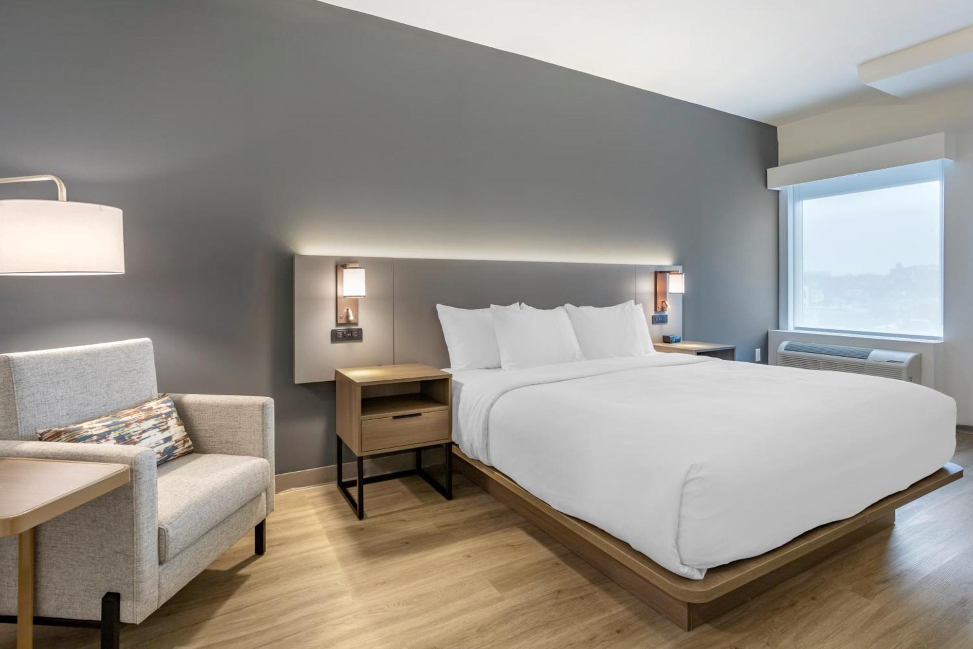Comfort Inn & Suites Newark Liberty International Airport Esterno foto