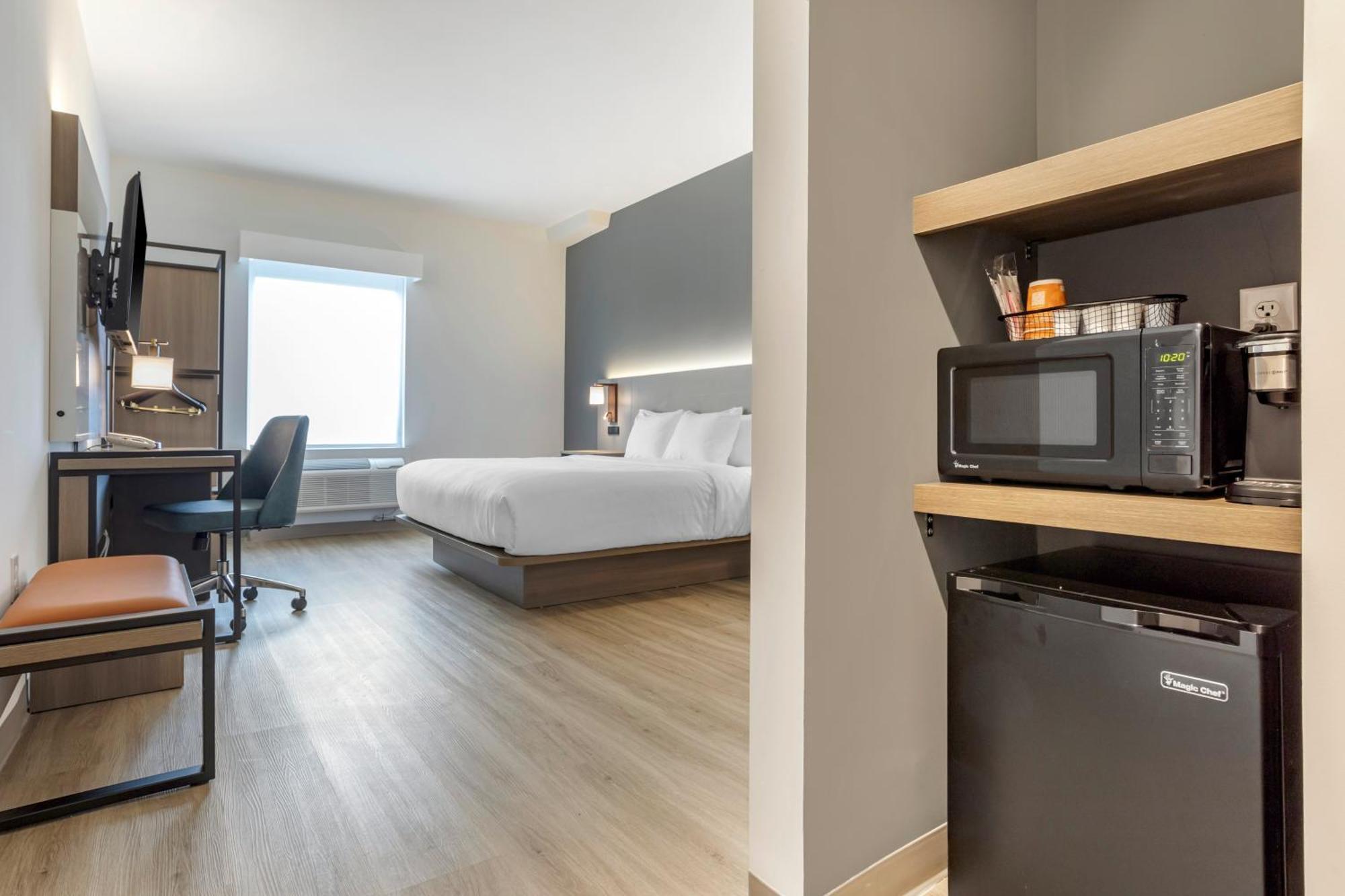 Comfort Inn & Suites Newark Liberty International Airport Esterno foto