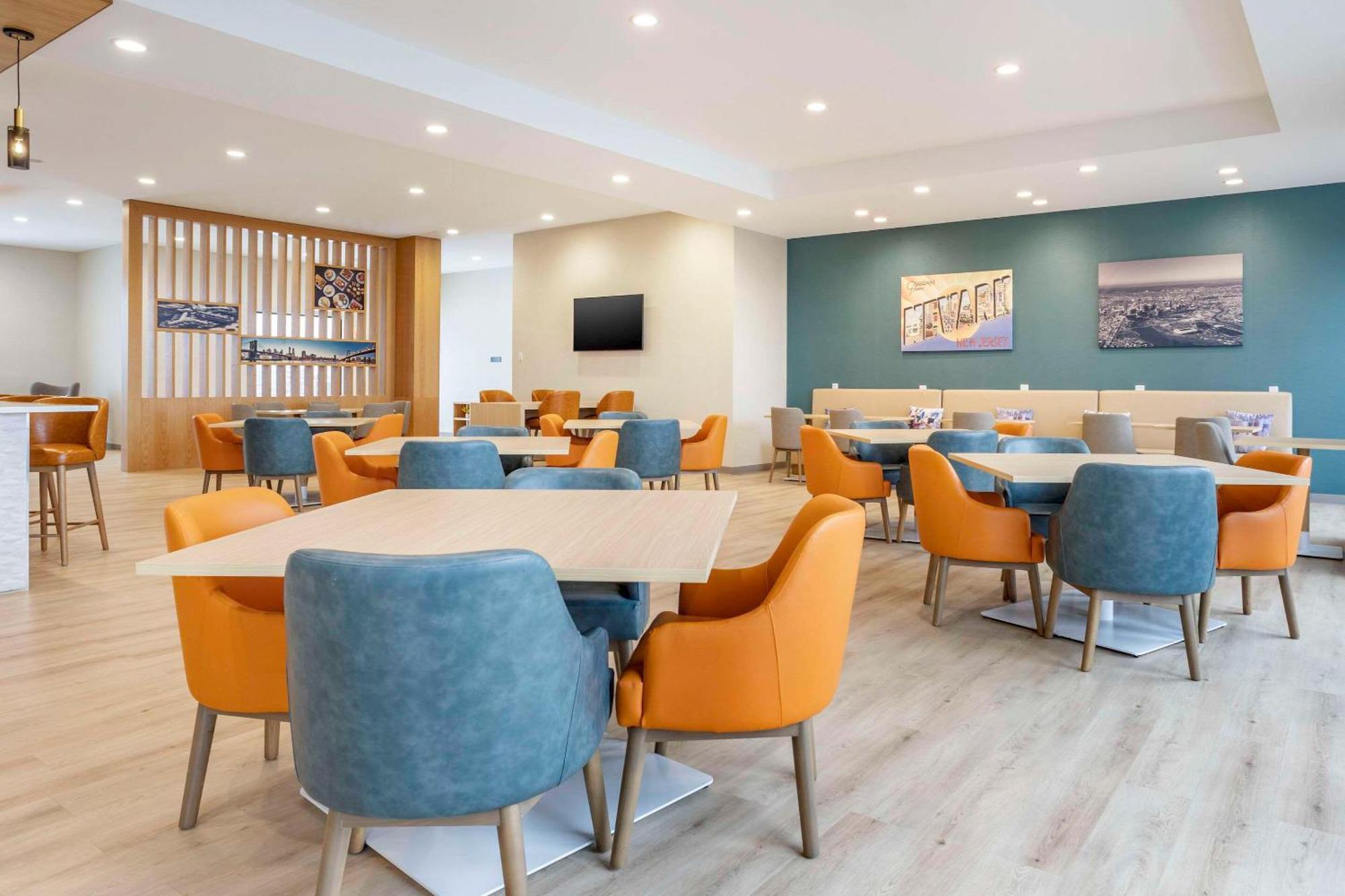 Comfort Inn & Suites Newark Liberty International Airport Esterno foto